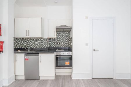 Studio to rent - Photo 2