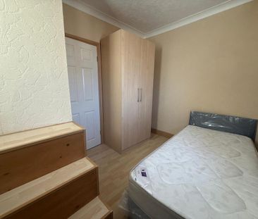 3 bedroom terraced house to rent - Photo 6