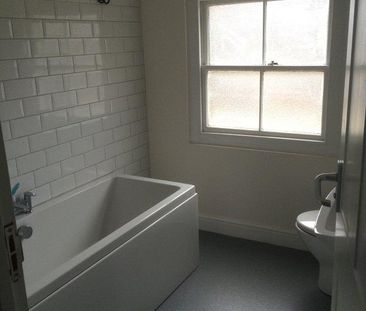 6 bedroom flat to rent - Photo 4