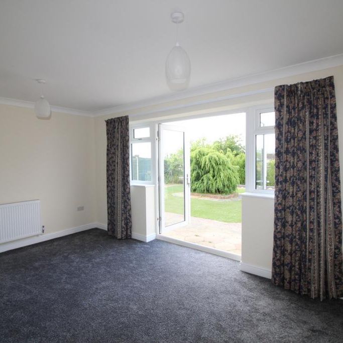 2 bedroom bungalow to rent - Photo 1