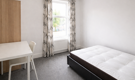 Modern 4 Bedroom Student House - Photo 3