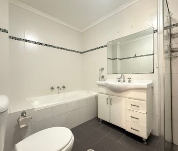 Modern Comfort & Unbeatable Convenience - Photo 4