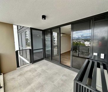 Varsity Lakes Living at Its Finest: 2-Bedroom Apartment in the Hear... - Photo 1