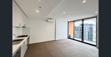 ONE BEDROOM APARTMENT WITH PARKING AT PRIME LOCATION IN REDFERN - Photo 3