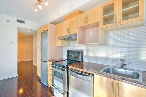 400, Sherbrooke Ouest, Montréal, QC - Photo 1
