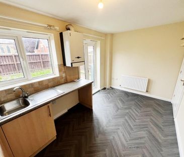 3 bedroom semi-detached house to rent - Photo 5