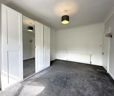 2 bedroom semi-detached house to rent - Photo 6