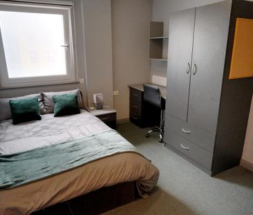 4 bedroom private hall to rent - Photo 3