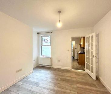 Amherst Road, Reading, Berkshire, RG6 - Photo 3