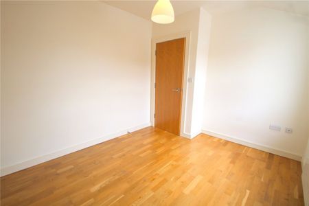 St Johns Lane, - Photo 2