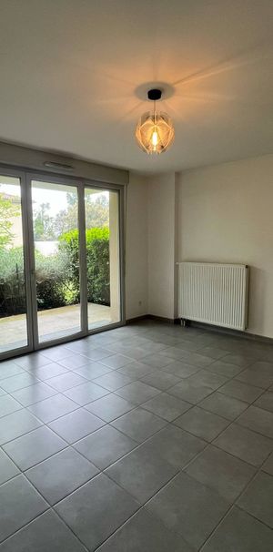 SEILH, proche Golf, à louer beau T2 en rez de chaussée de 42,56m² - Photo 1