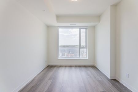 For Lease - 6 David Eyer Road Unit# 613, Richmond Hill, Ontario - Photo 3