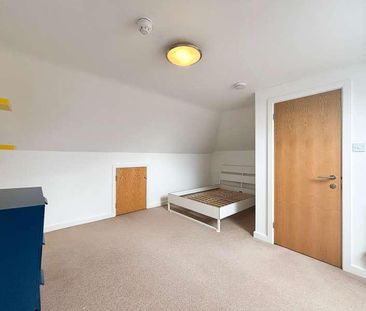 The Blundells, Goodway House The Blundells, CV8 - Photo 3