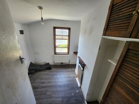 3 Bed Semi-Detached House, Lynton Road, CR0 - Photo 3