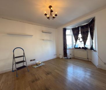 4 Bed Semi-Detached House, Cavenham Gardens, IG1 - Photo 1