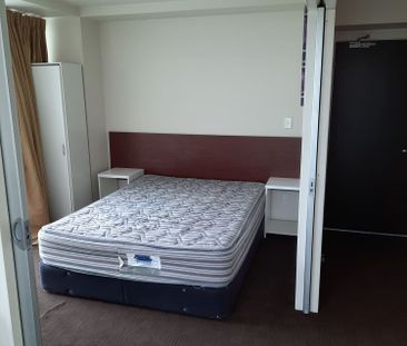 Two Bedroom Fully Furnished in CBD, HOT and COLD Water Included - Photo 1