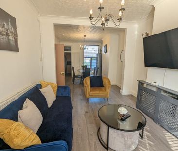 1 bedroom in a house share to rent - Photo 3