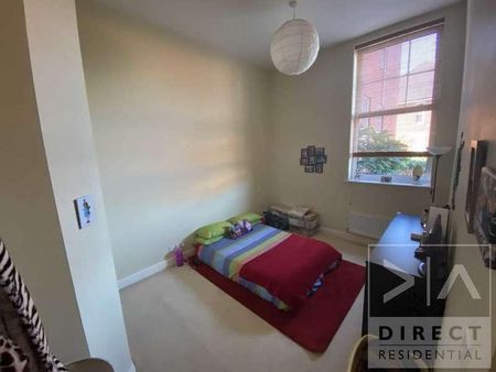 Queen Alexandra Way, Epsom, KT19 - Photo 3