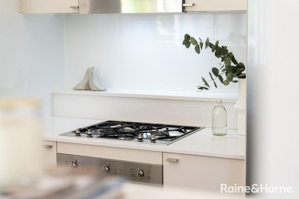 Space, Style & Rooftop Serenity by Booralee Park - Photo 1