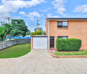 YOUR NEW FAMILY HOME AWAITS YOU! - Photo 5