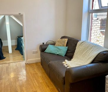 3 Bed Flat, Hindes Road, HA1 - Photo 1