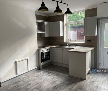 3 bedroom terraced house to rent - Photo 6