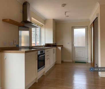 3 bedroom end of terrace house to rent - Photo 3