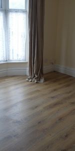 1 bedroom Flat To Let - Photo 4