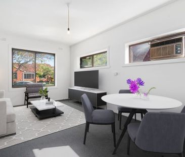 51 Dunstan Parade, Port Melbourne VIC 3207 - House For Rent | Domain - Photo 3