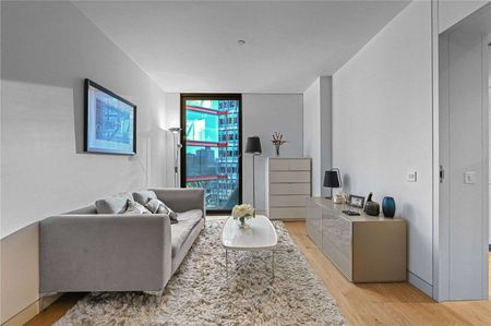 A smart studio apartment situated on the 6th floor in the highly desired Neo Bankside. - Photo 5