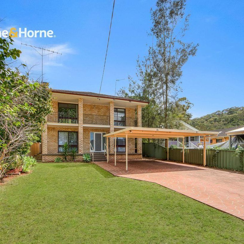 LARGE FAMILY HOME - Photo 1