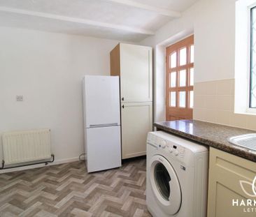 2 bedroom semi-detached house to rent - Photo 6