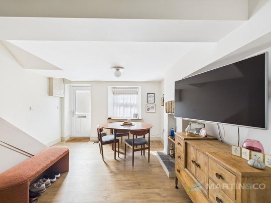 2 bedroom terraced house to rent - Photo 1