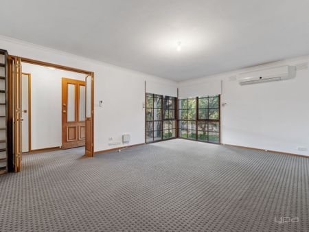 3 BEDROOM FAMILY HOME PLUS STUDY - Photo 5