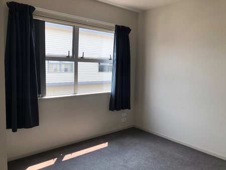 This modern two level townhouse is a very short walk to the University. - Photo 3