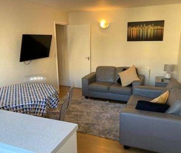 Youngs Court, Charlotte Despard Avenue, London, SW11 - Photo 1