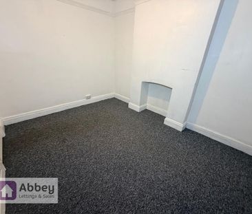 4 bedroom terraced house to rent - Photo 5
