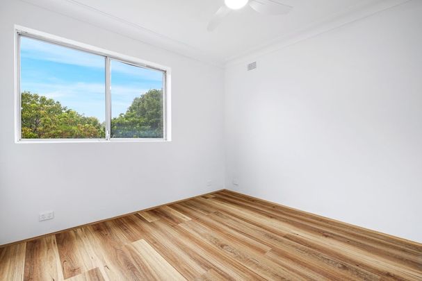 Conveniently Positioned, Completely Renovated 2 Bedroom Apartment - Photo 1