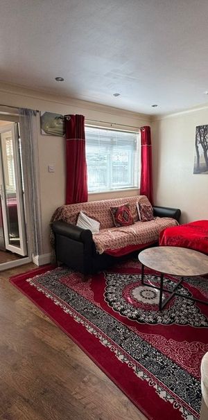 1 Bed Flat, Bardney Road, SM4 - Photo 1