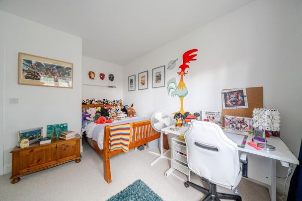 4 bedroom detached house to rent - Photo 1