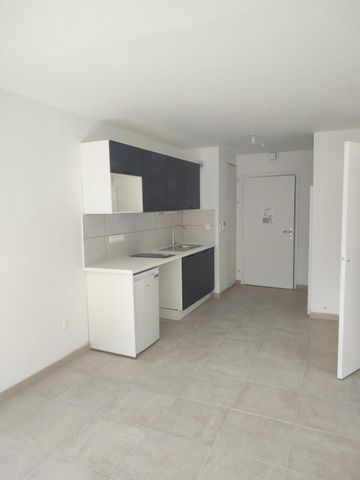 Location Appartement 1 pièce 32m² LUCE 28110 - Photo 3