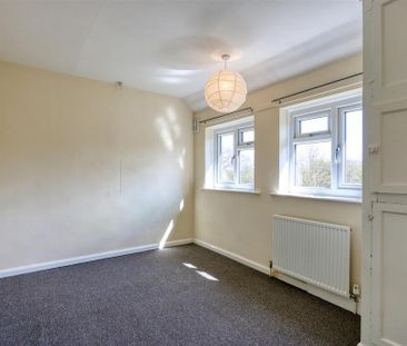 2 bedroom semi-detached house to rent - Photo 3