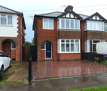 Castle Park Road, Aylesbury, Wendover - Photo 1