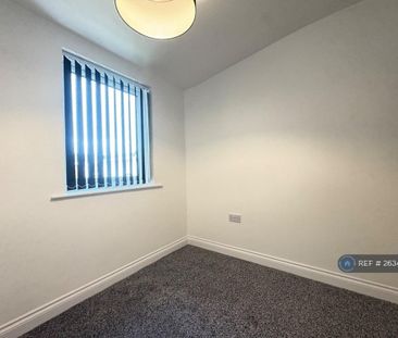 2 bedroom penthouse to rent - Photo 4