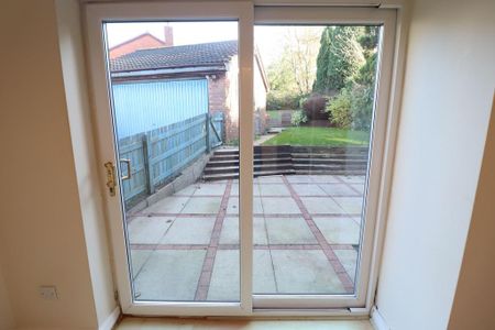 4 bedroom detached house to rent - Photo 3