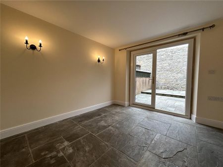 4 bedroom detached house to rent - Photo 4