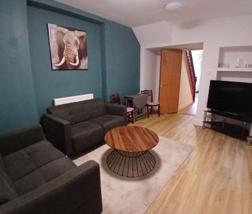4 bedroom semi-detached house to rent - Photo 2