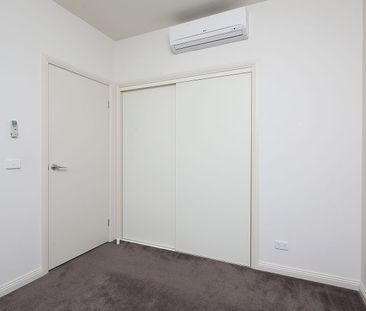 Perfectly located apartment. Available 07/11/2026 - Photo 6