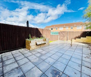3 bedroom terraced house to rent - Photo 4