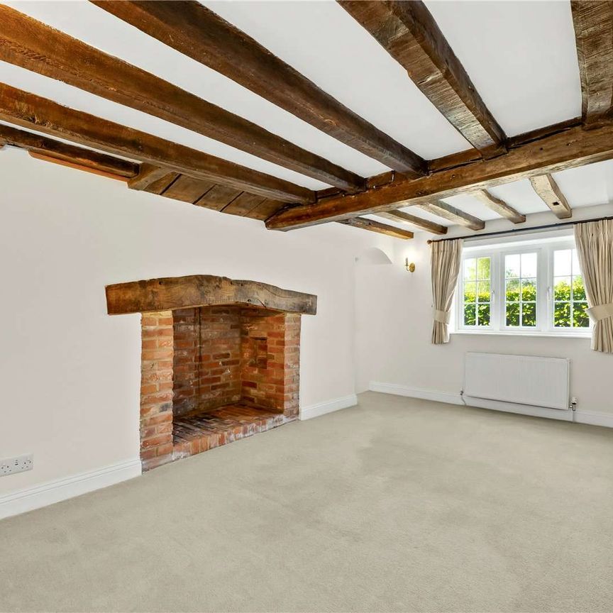 A period five bedroom farmhouse offering spacious country living. - Photo 1